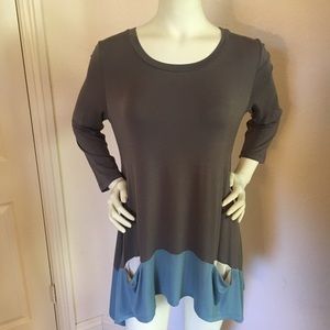 LOGO Knit Top with Contrast Hem and Pockets